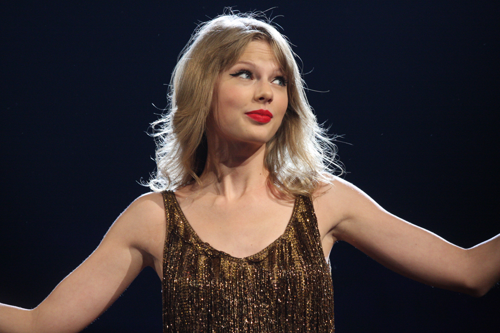 15 Empowering Quotes From Taylor Swift